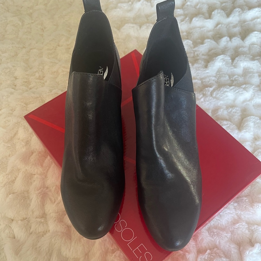 Never worn, black leather ankle booties! Aerosoles Levitate sz 10 w/ box